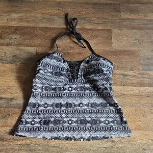 Ambrielle Black and Gray Patterned Swim Top